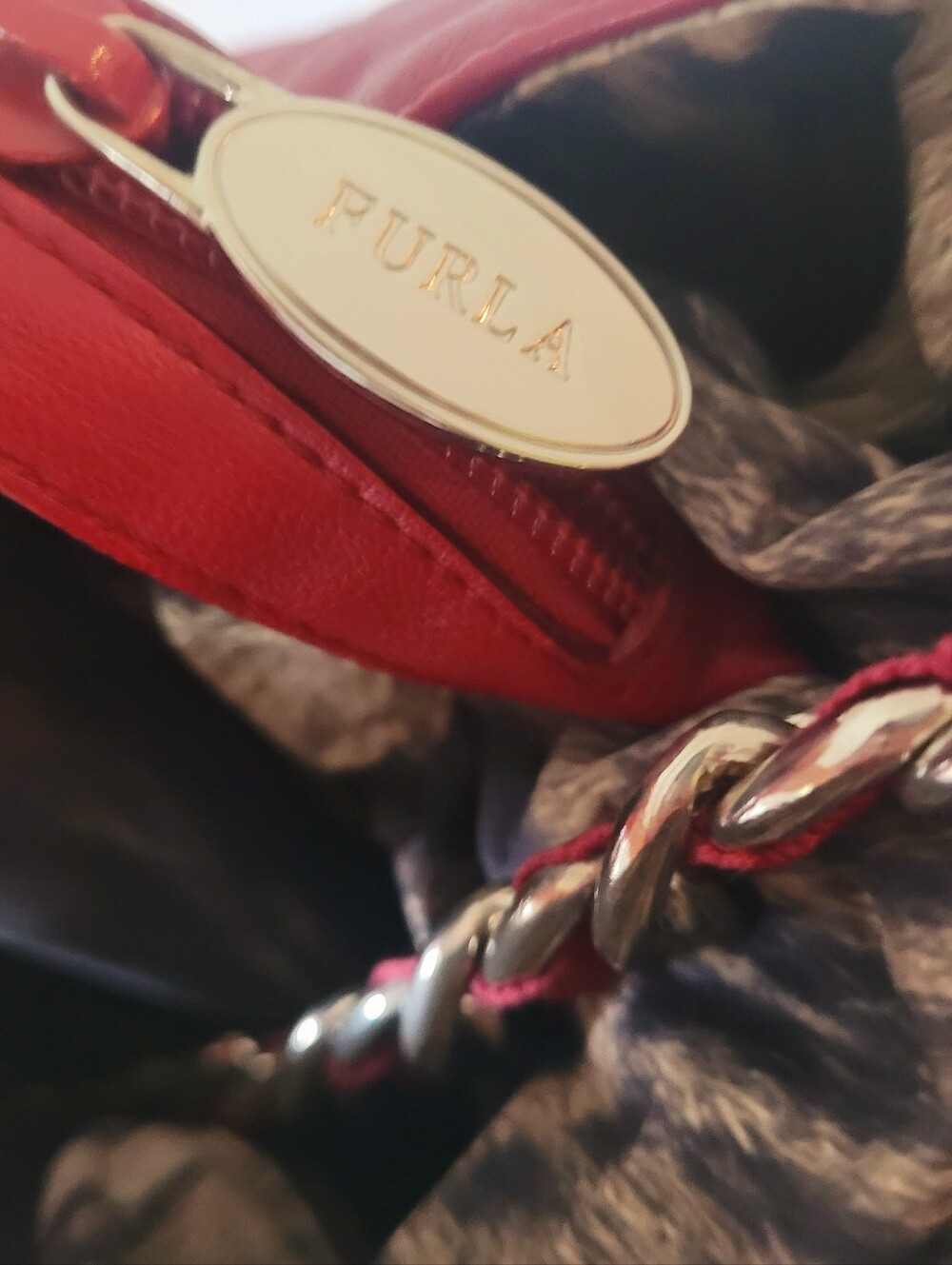Vintage Furla Red Leather Hobo Shoulder Bag with Chain-Strap Detail - Picture 8 of 10